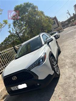 تۆیۆتا کۆرۆلا کرۆس